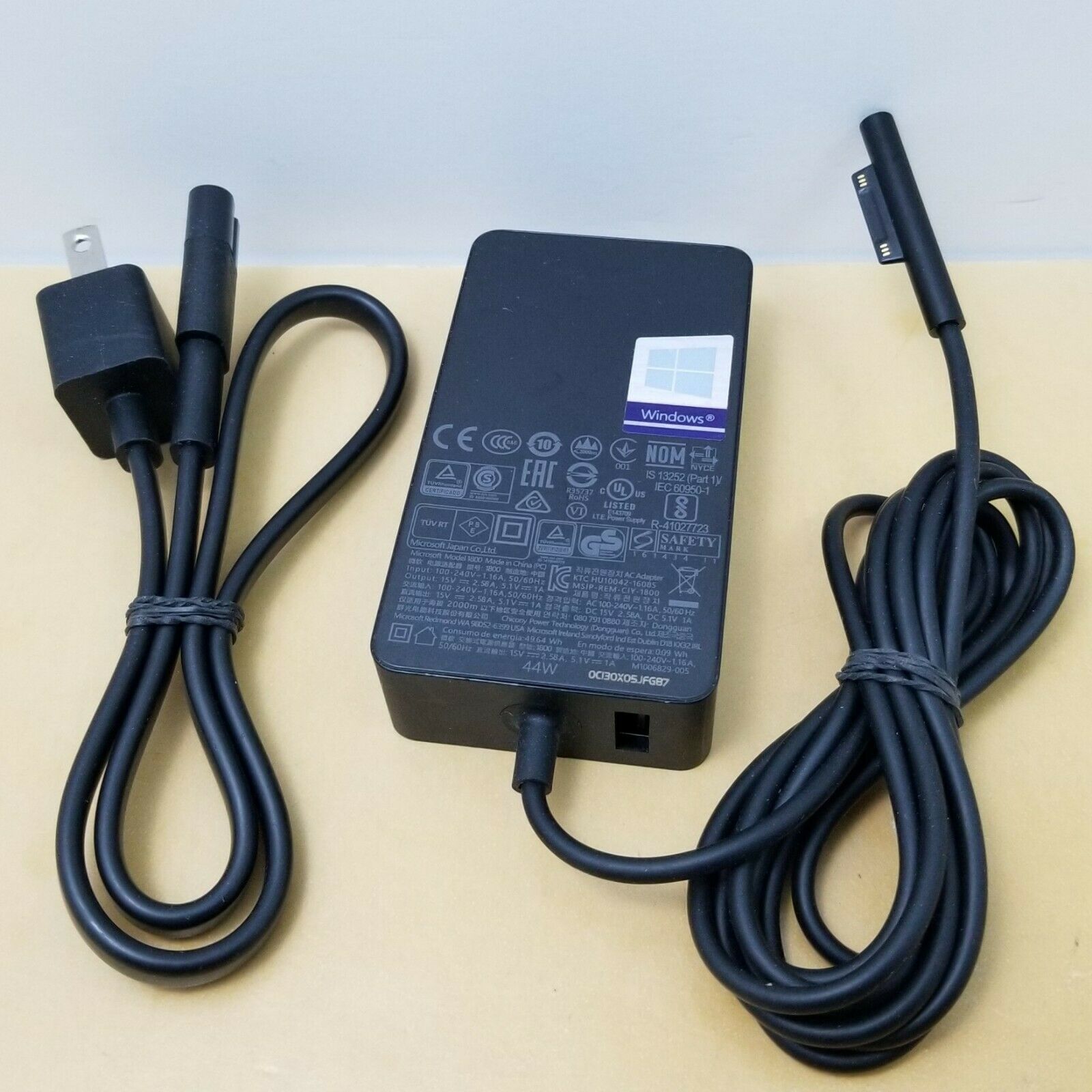 Sạc Adapter Charger For Microsoft Surface Pro 6 44W